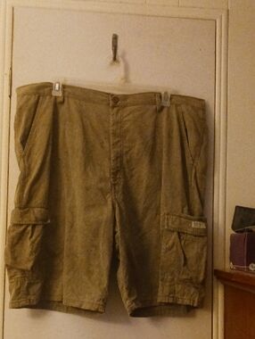 Wrangler Men's Cargo Shorts in Khaki Green